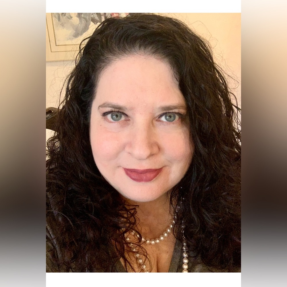 Meet your Posher, Elizabeth